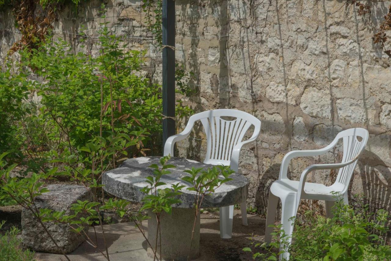 Villa Thaїs Tonnerre Bagian luar foto